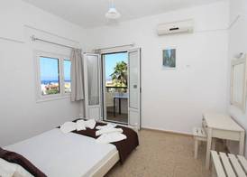 Iraklis Apartments 4