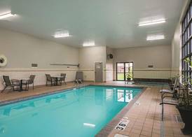 La Quinta Inn & Suites by Wyndham Minneapolis Northwest 3