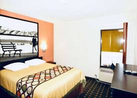 Super 8 by Wyndham Crossville TN 4