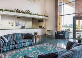 Econo Lodge Dalton West 4