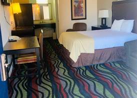 Americas Best Value Inn Elm Creek 4