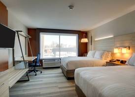 Holiday Inn Express & Suites GALESBURG by IHG 3