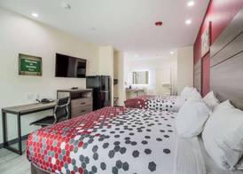 Regency Inn & Suites Humble FM1960 - IAH Airport 2