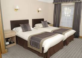 Burnett Arms Hotel 3