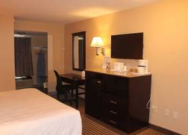 Travelodge by Wyndham Bellmawr 3