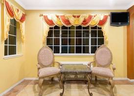Upper Lake Inn & Suites 3