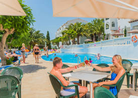 Aparthotel Holiday Center 2