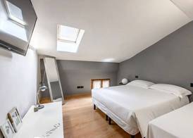 Emilia Studios 7 4