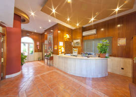 Hospedium Hotel Plaza Manjón 4