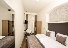 Hotel Golden Crown 2