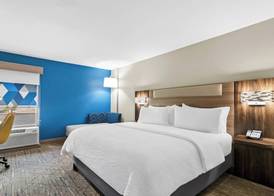 Holiday Inn Express & Suites Joplin Southeast 5
