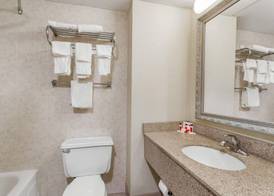 Ramada by Wyndham Newburgh/West Point 5
