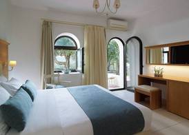 Coriva Beach Hotel & Bungalows 4