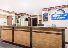 Days Inn & Suites by Wyndham Youngstown / Girard Ohio 2