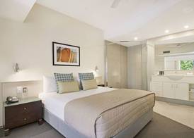 French Quarter 2BR Apartment on Hastings St Pool & Prime Location 4