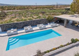 Golden Sunrise Suites Santorini 4