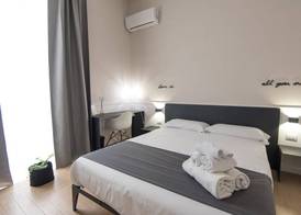 Five Boutique Rooms 5