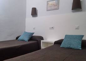 Hostal Lesseps 4