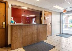 Econo Lodge Inn & Suites Escanaba North 3