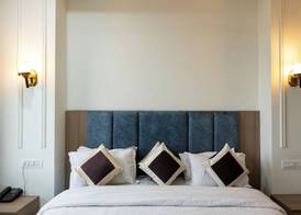 Hotel Suburban 4