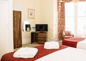Four Oaks Hotel 5