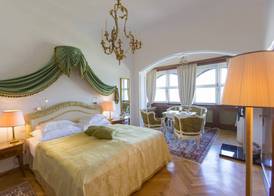 Hotel Schloss Mönchstein 4