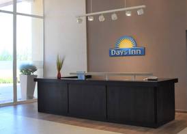 Days Inn by Wyndham Zarate 2
