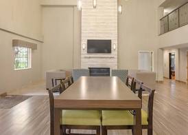 Comfort Inn & Suites Tualatin - Lake Oswego South 2