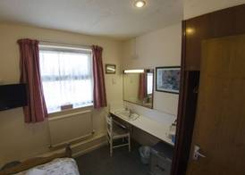 Oakwood Bed and Breakfast Heathrow 4