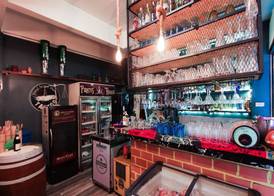 OYO 1103 Pirates House Hotel 2