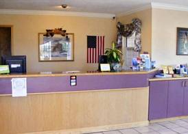 Great Lakes Inn Mackinaw City 3