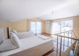 Blue Moon Villa 4