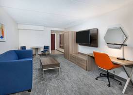 Holiday Inn Express & Suites COLUMBUS AT NORTHLAKE by IHG 3