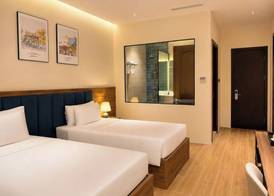 Happy Life Grand Hotel & Rooftop Skybar 5