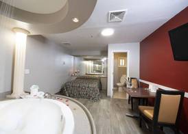 Post Road Inn Motel 5