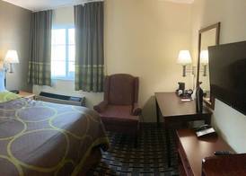 Super 8 by Wyndham Chisago City 4