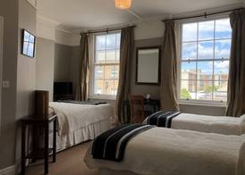 Harveys Guest House 4