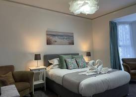 Tintagel Arms Bed and Breakfast 2