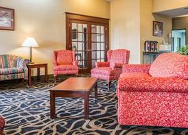Quality Inn & Suites Mendota near I-39 3