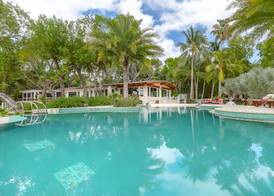Largo Resort 2