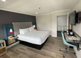 The Midtowner Hotel, SureStay Collection by Best Western 5