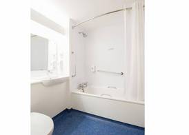 Travelodge Dunfermline 5