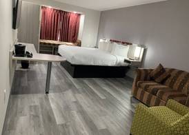 Microtel Inn and Suites Clarksville 5