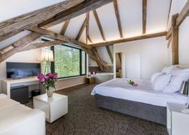 Yard Resort 4