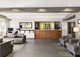 Days Inn by Wyndham Victoria Airport Sidney 2