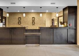 Duvernay Inn & Suites 4