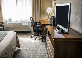 Quality Inn & Suites Bradford 4