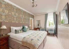 Victoria Square Hotel & The Orangery 3