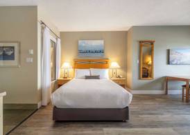 Sidney Waterfront Inn & Suites 4