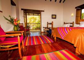 Lizzy Wasi Urubamba 3